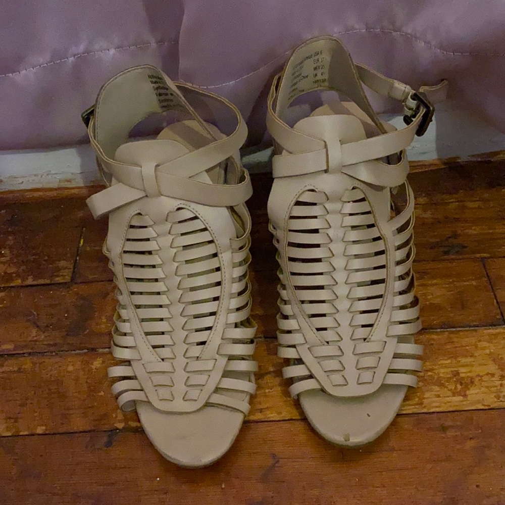 American Eagle Wedges